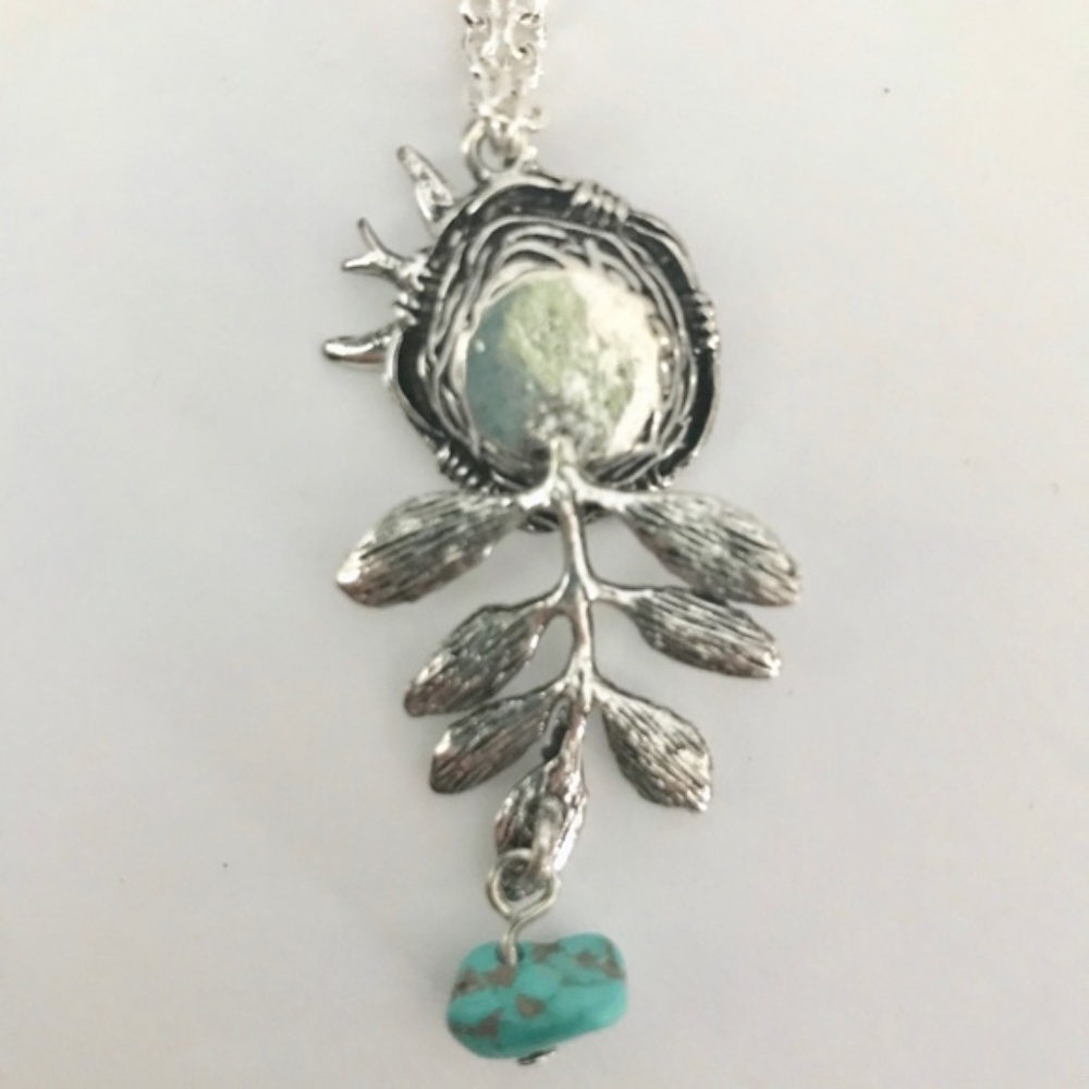 NWOT Bird Nest Branch Silver Tone Pendant Necklace - Picture 5 of 10